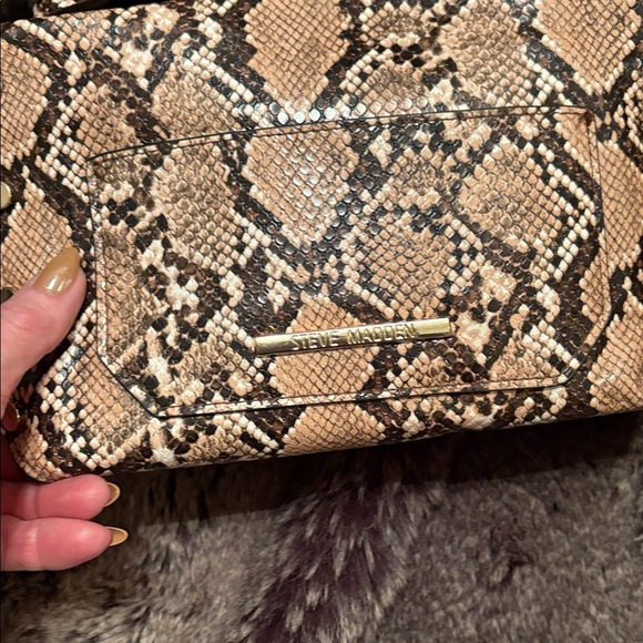 Steve Madden Stylish Snake Print Women's Bag - Picture 5 of 9